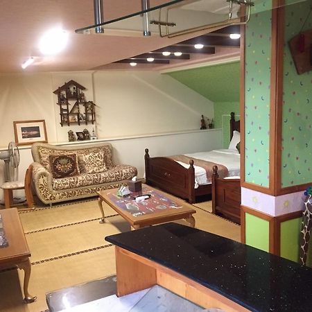 Ocean Deep Hostel Toucheng Buitenkant foto
